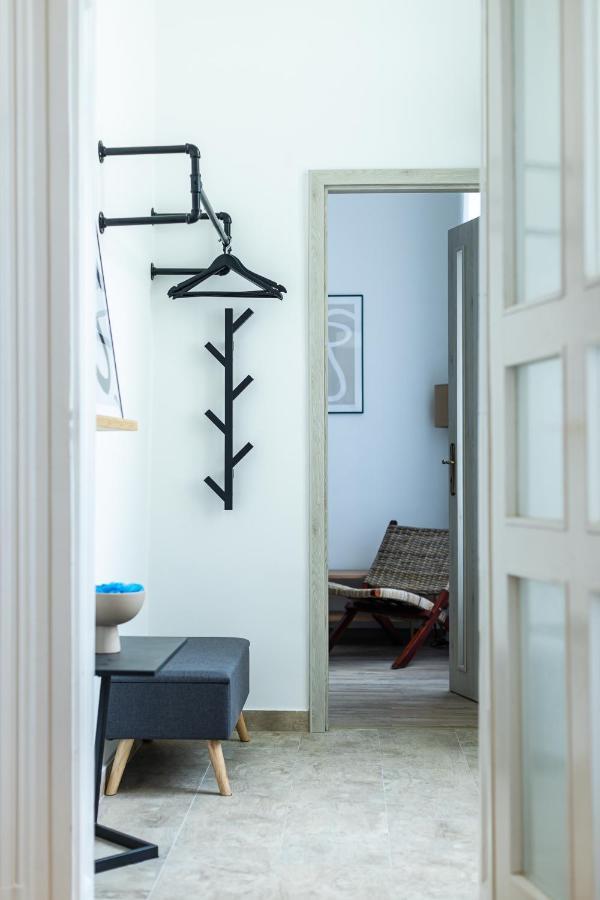 Center With Balcony Apartment *