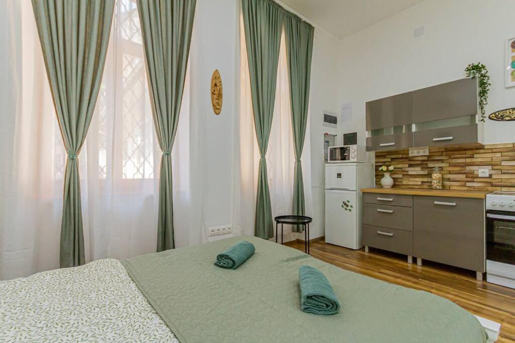 Balinese Style Downtown Apartment