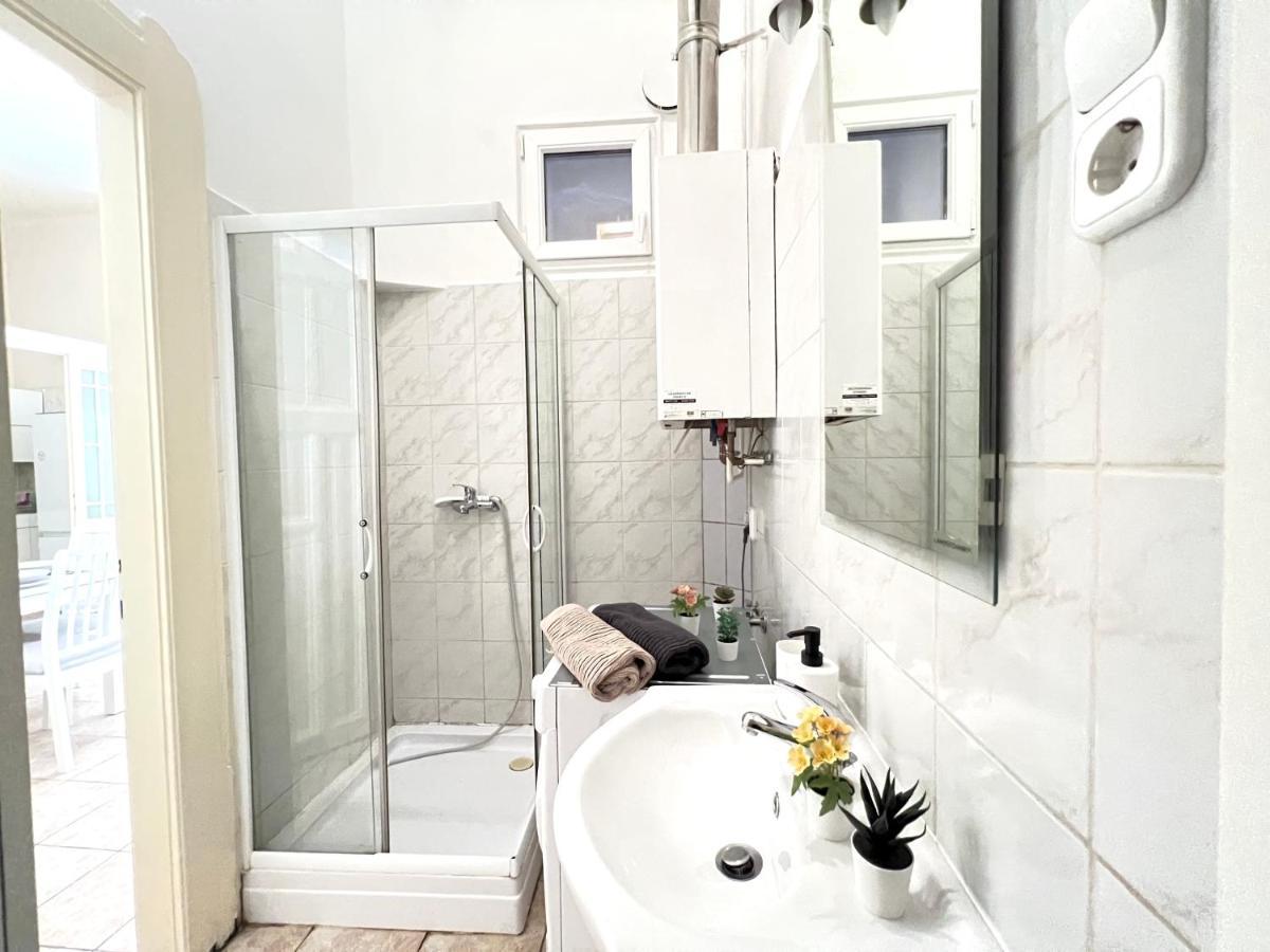 Hogyes Endre Apartment *
