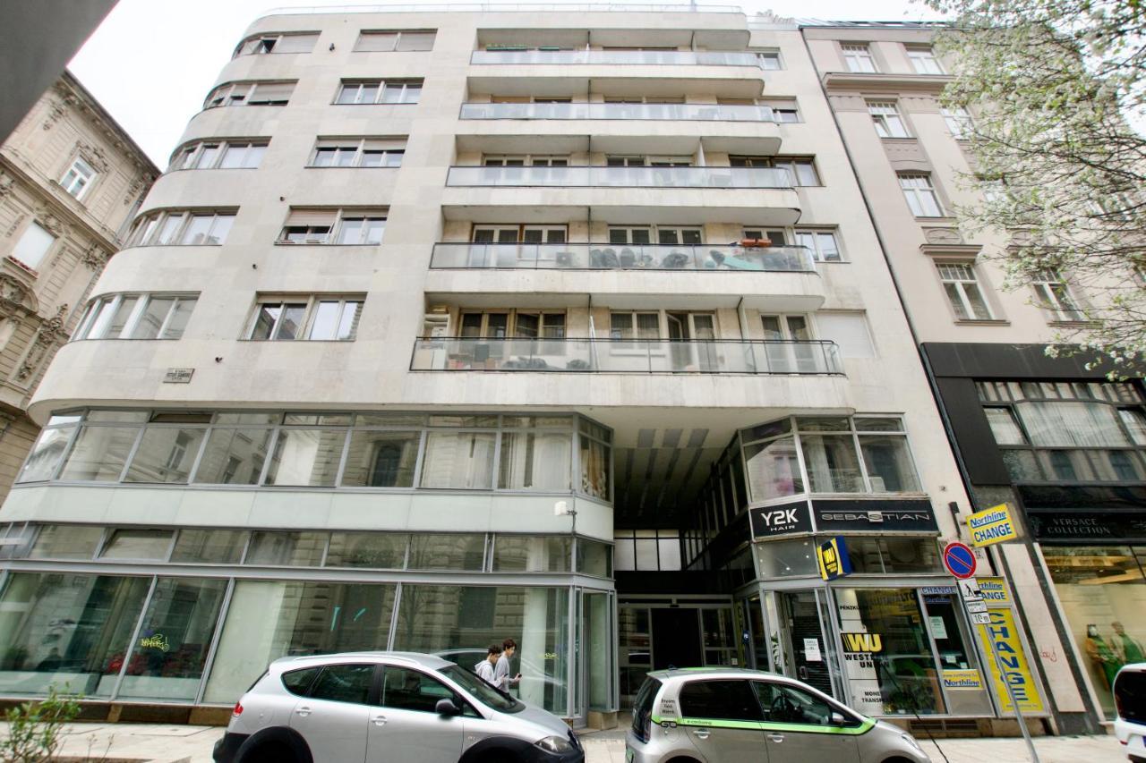 Standard By Hi5 - Petofi 12 Budapest