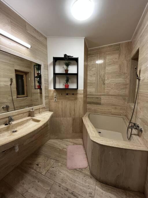 Appartamento Stylish With Shared Rooftop Terrace/jacuzzi *