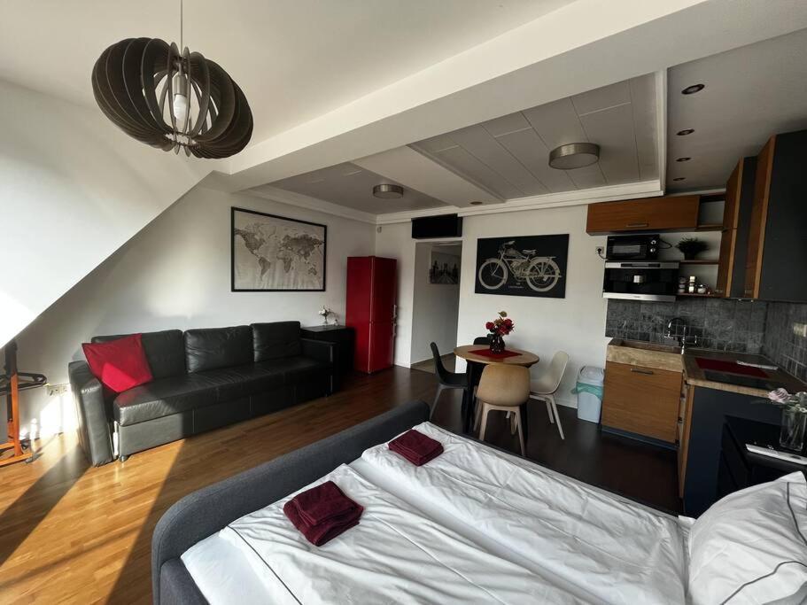 Sunny/stylish Rooftop Home/private Balcony Shared Jacuzzi Appartamento *