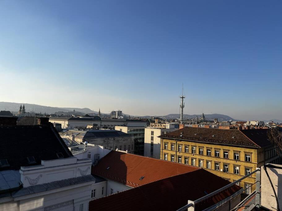 Sunny/stylish Rooftop Home/private Balcony Shared Jacuzzi Appartamento