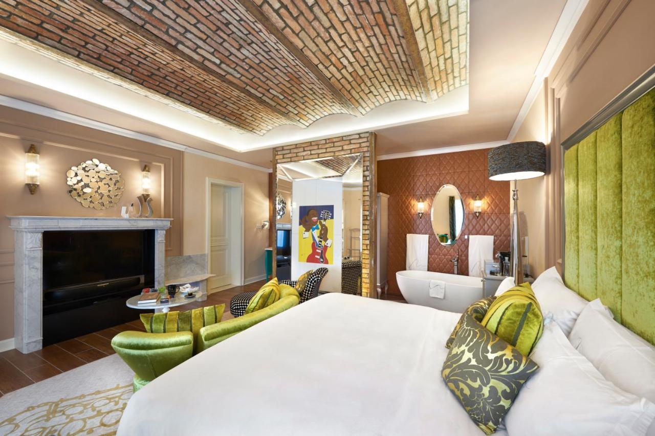 Aria By Library Collection Hotel