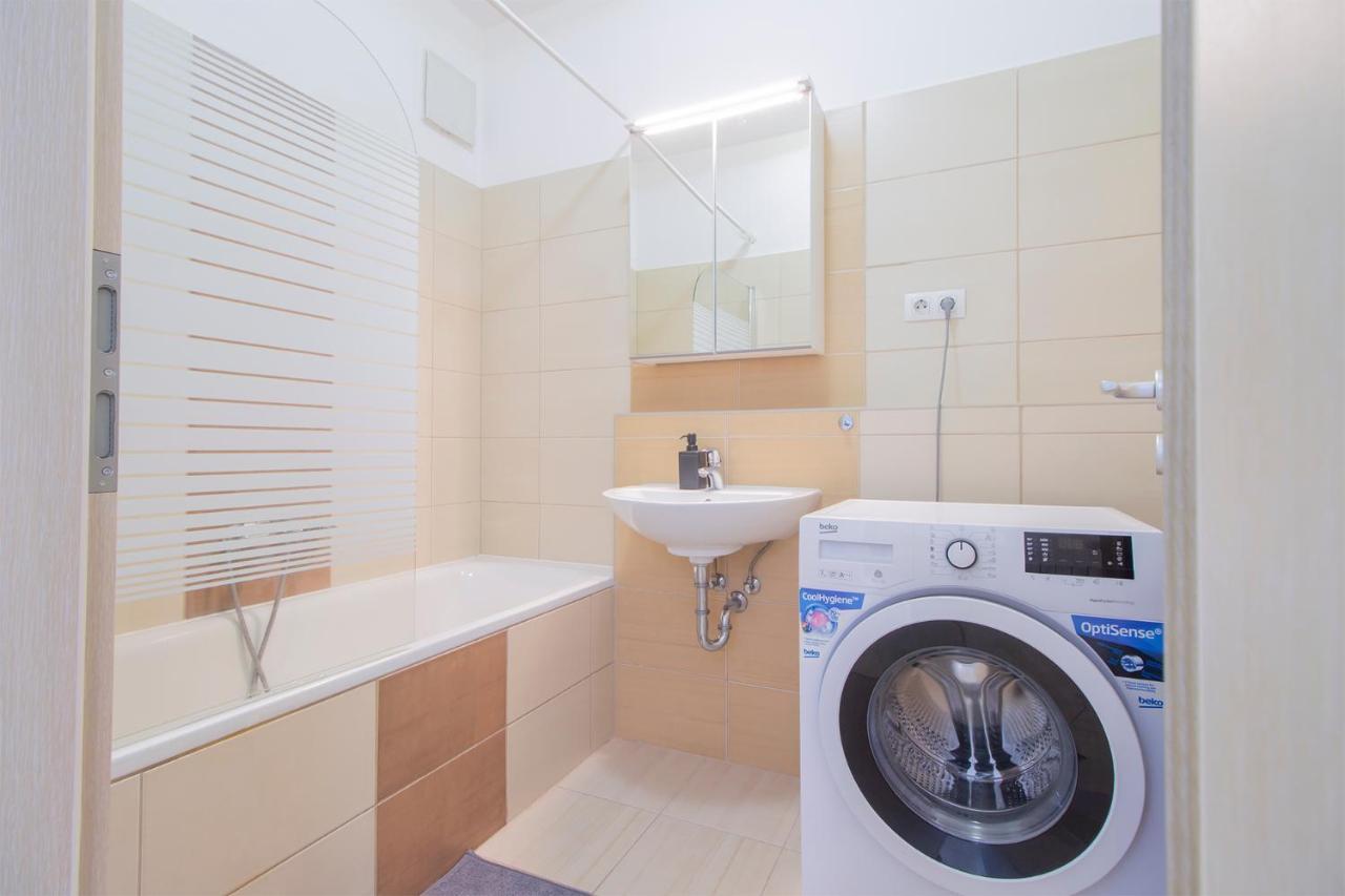 Spring House With Free Private Parking Budapest