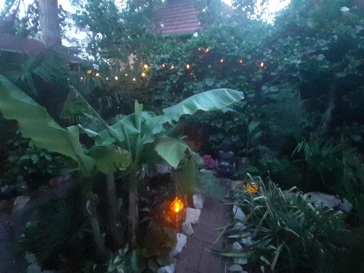 House W Little Tropical Garden Apartamento *