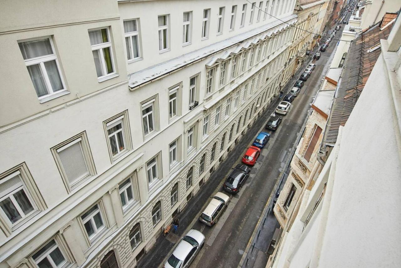 Lejlighed Spacious 1 Bed Basilica - With Balcony