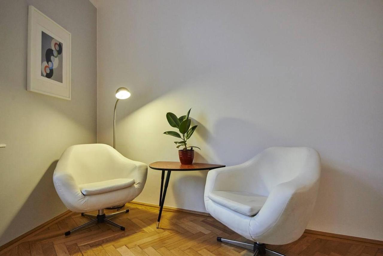 Lejlighed Spacious 1 Bed Basilica - With Balcony *
