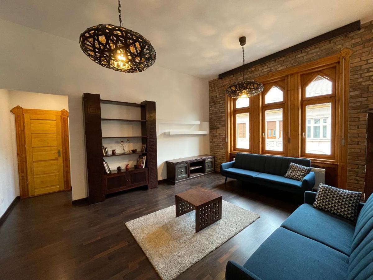 Supercentral Spacious Apartment *