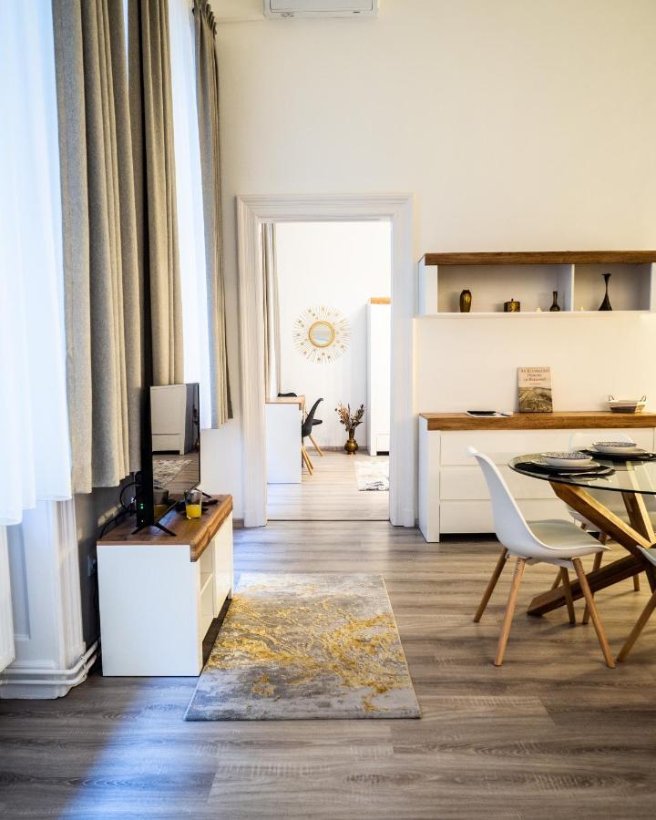 D52 - New In Downtown *