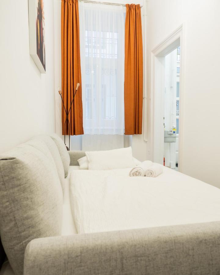 D52 - New In Downtown * Budapest