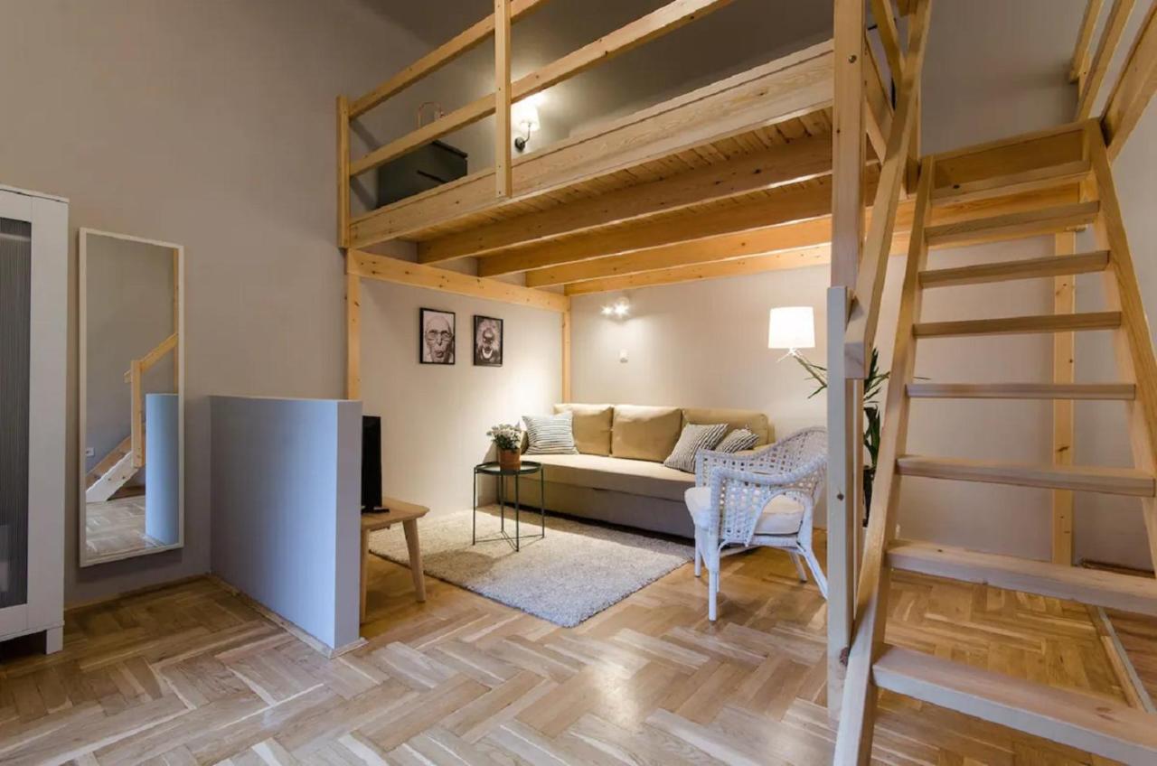 Sesame Wide Apartman *