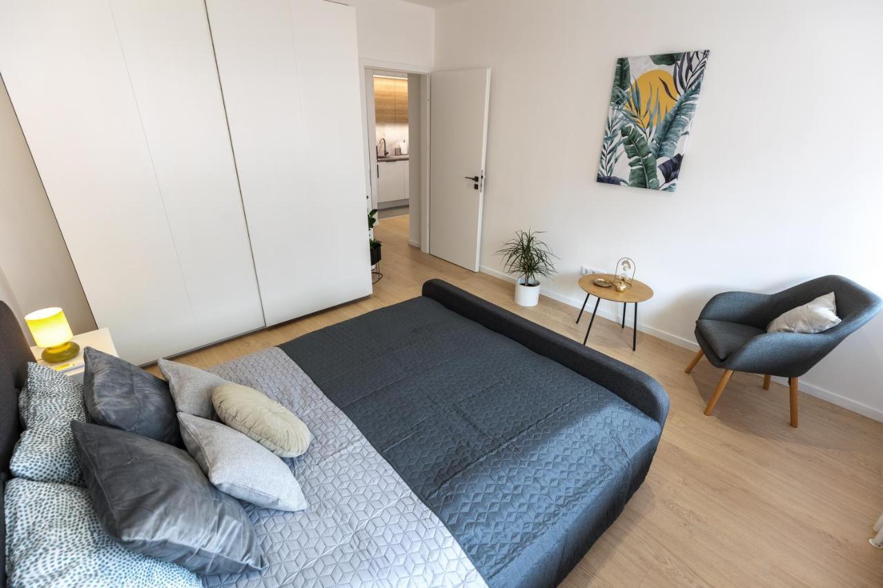 Gems Of - Emerald Apartment