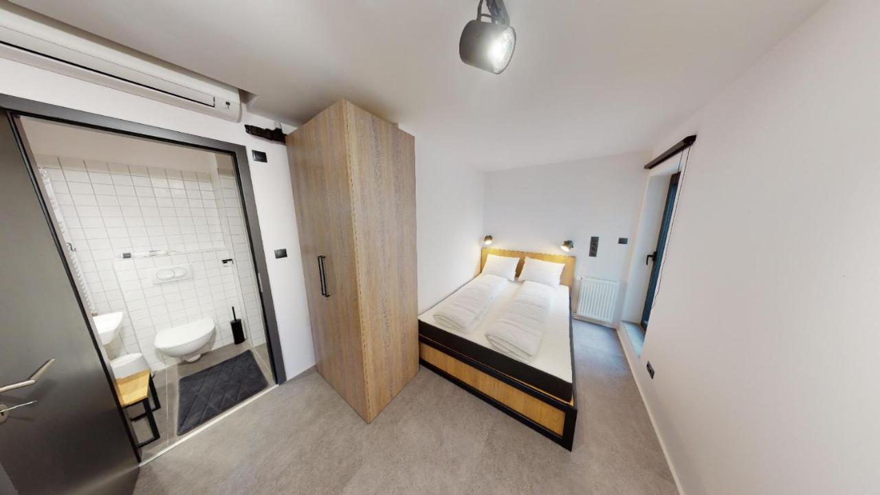 Apartman In 7 *