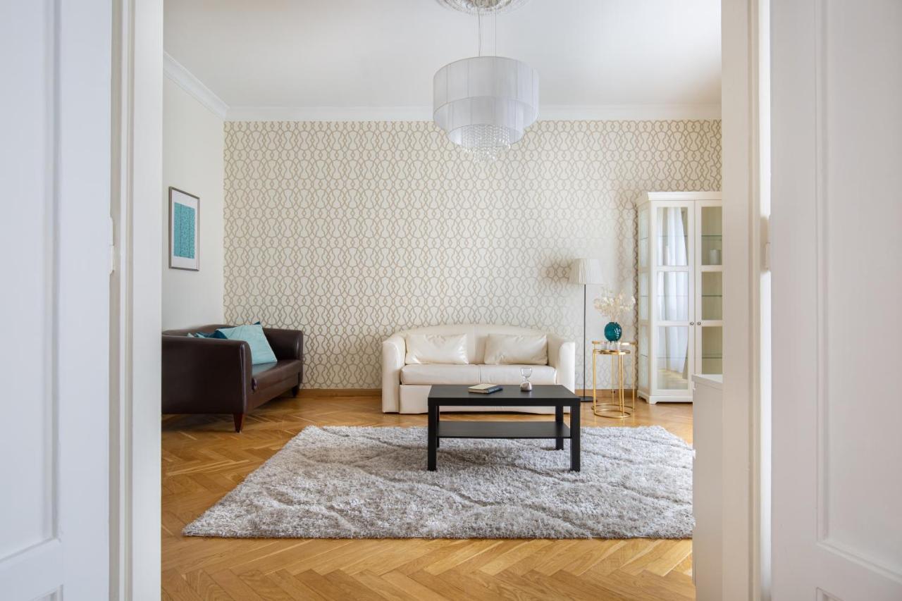 Gde Karoly Apartmant Apartamento *