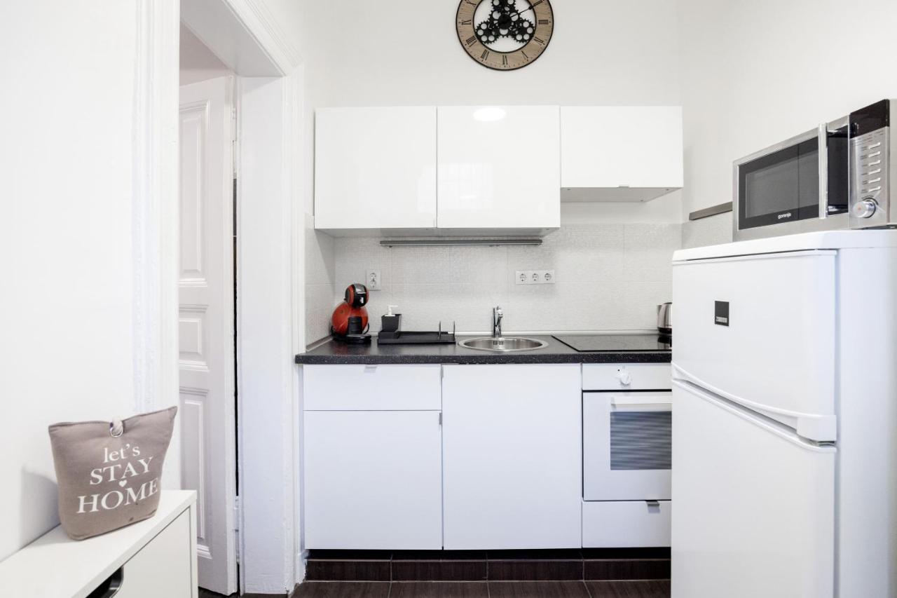 Charming Downtown Hideaway Steps From New York Cafe! Lejlighed