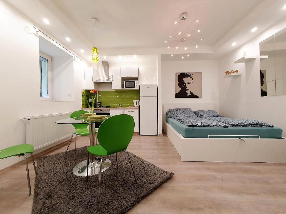 Apartment Unique Offer, Two In One! 2 Studio Egyuett