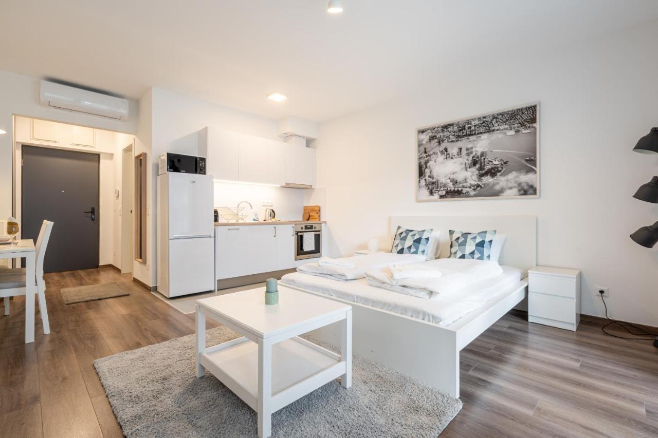 White Studio Apartamento