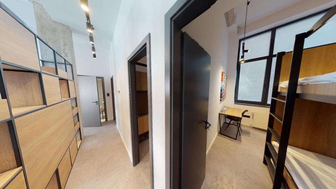 In 10 Apartment *