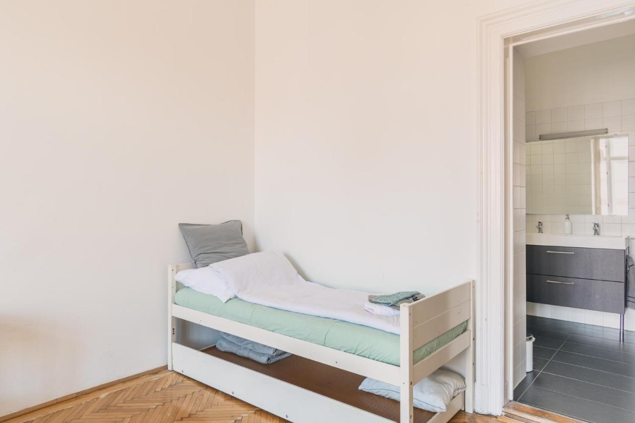 Apartmán Sunny, Airy, Artsy & Authentic Loft With Balcony