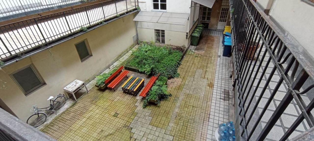 Appartamento Perfect Located Flat With Gametable *