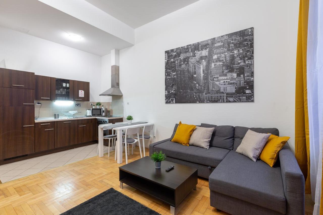 Apartament Dowtown In The Gozsdu Garden *