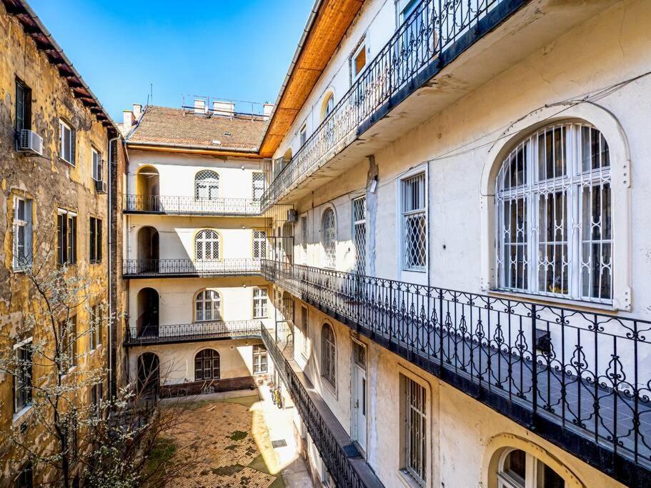 Broadway 2bedroom Budapest