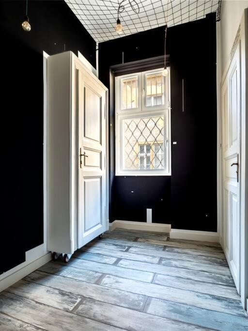 Broadway 2bedroom *