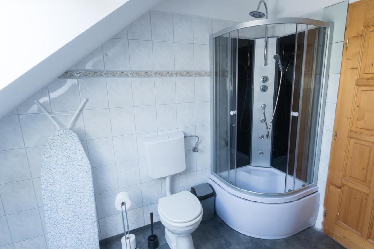 Hi-bp Garden City Batsanyi 3 Rooms, Upstairs Near The City Train With Free Parking Apartament
