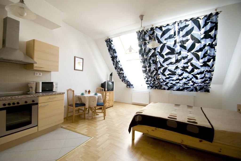 Gozsdu Spacious *
