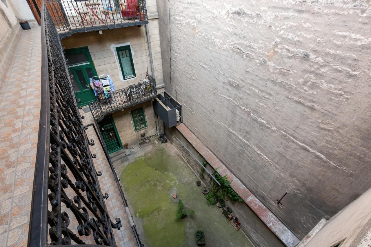 Spacious & Stylish In Downtown *