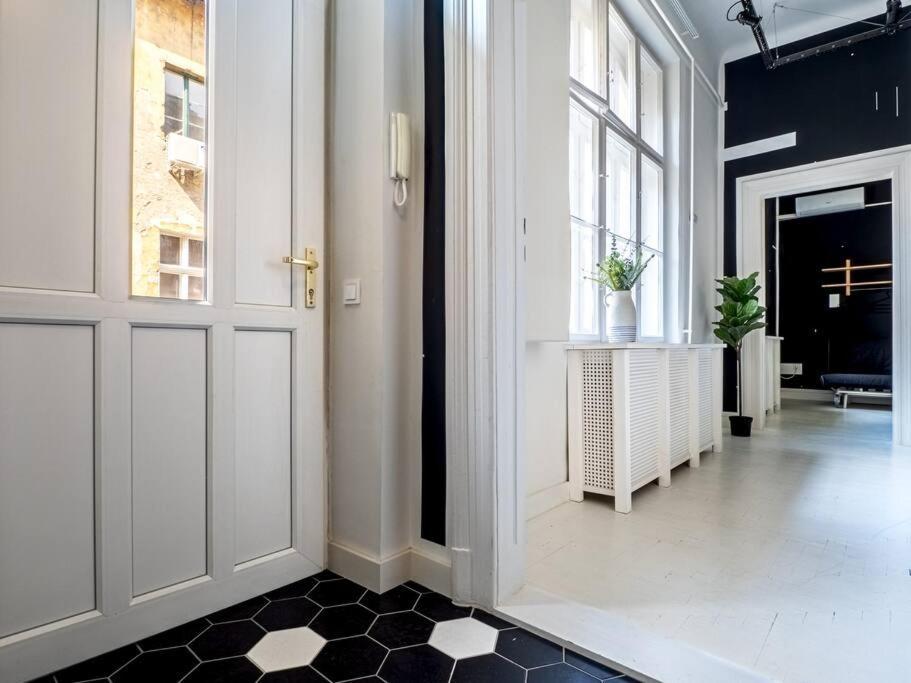 Broadway 2bedroom Budapest