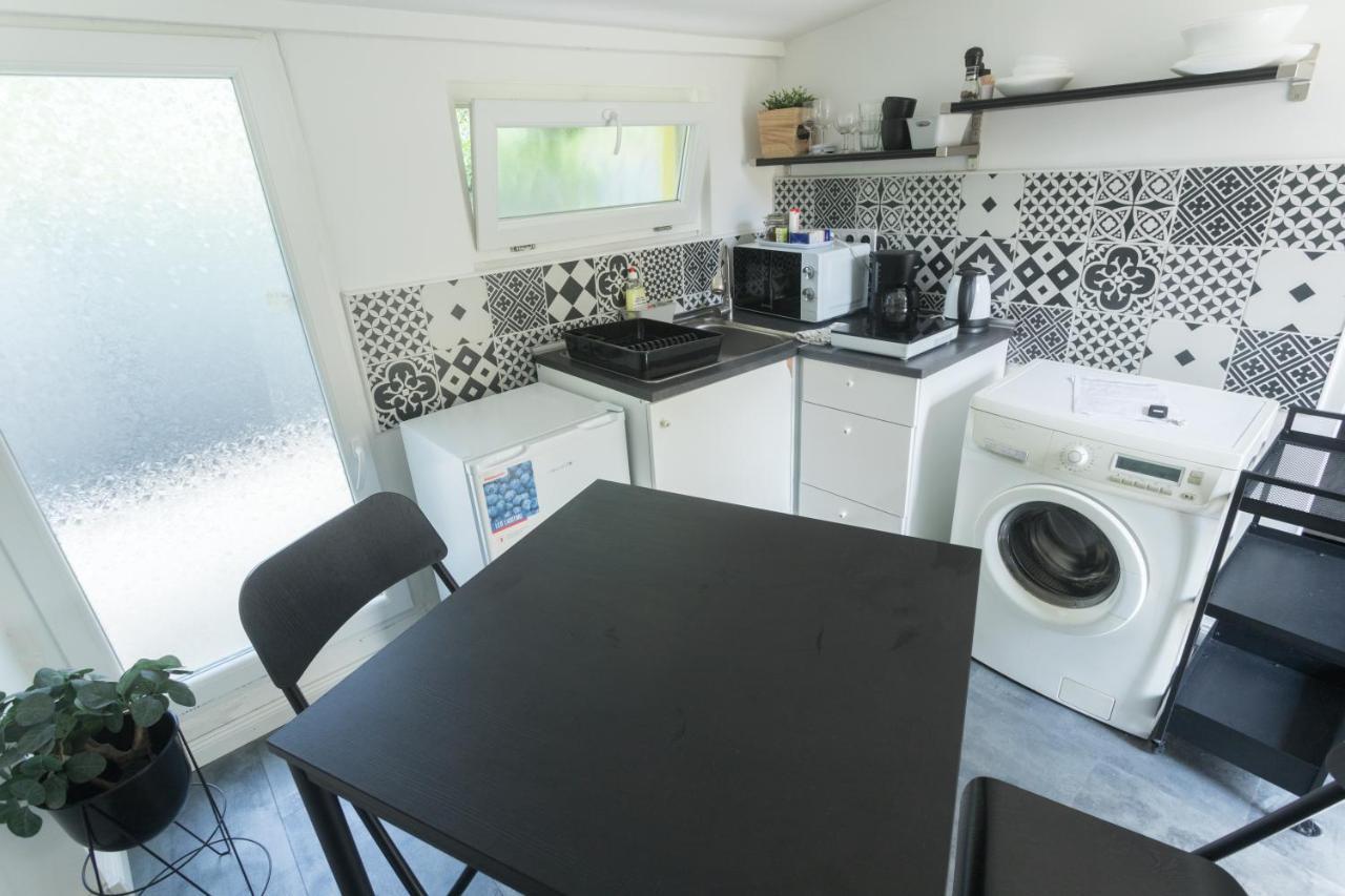Hi-bp Garden Batsanyi Tiny House Near The Train With Free Parking Lägenhet