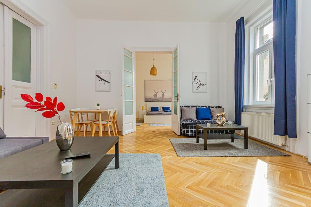 Gusto Della By Nw Apartman