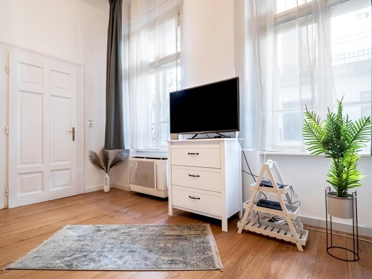 Apartment Nora - At The Danube *