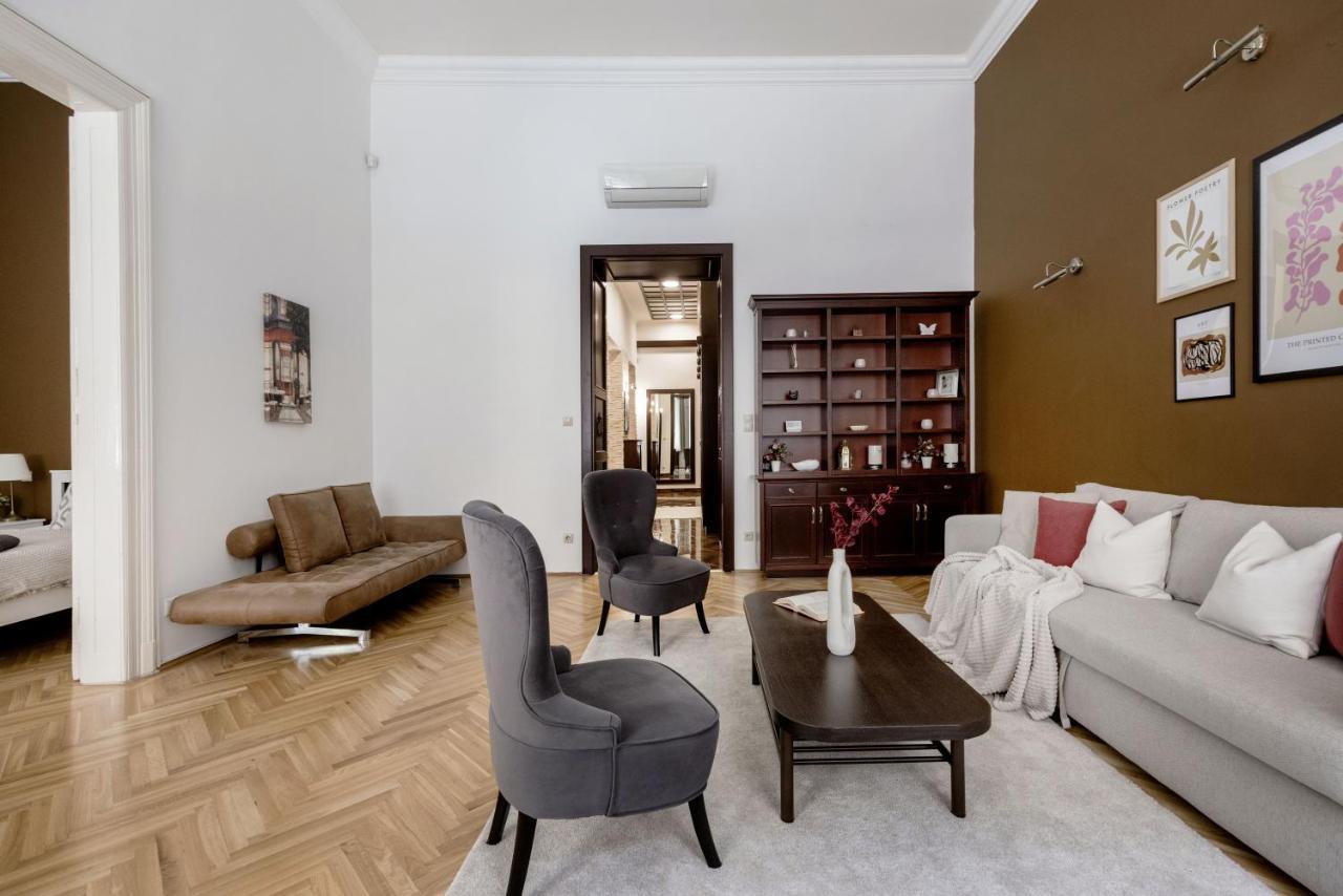 Luxe, Historic Near Downtown Landmarks 19th Century *