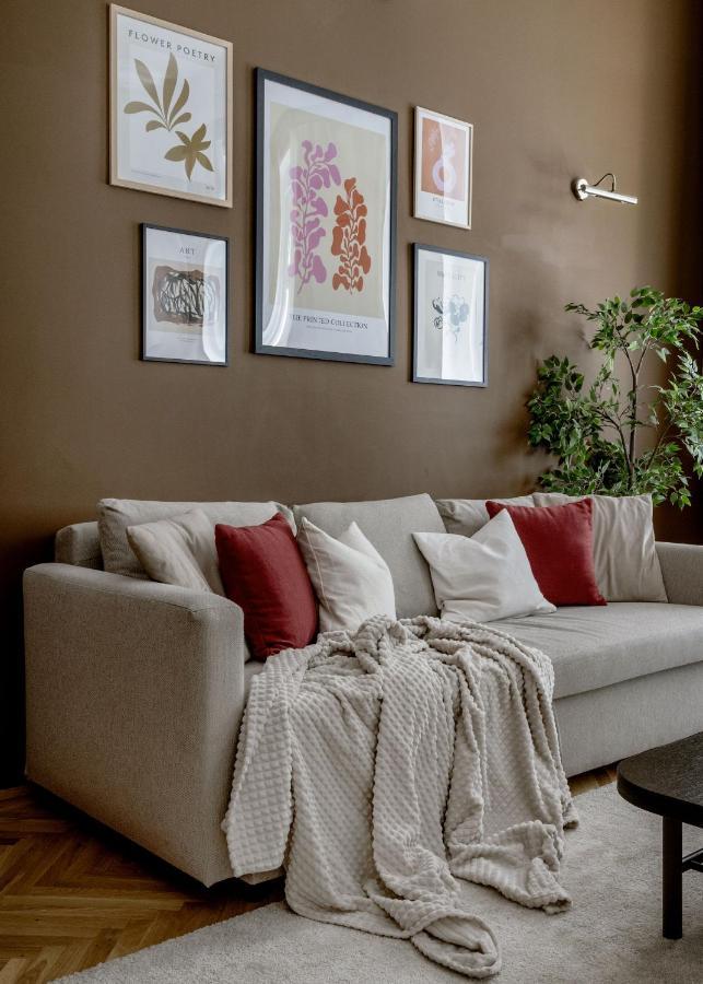 Luxe, Historic Near Downtown Landmarks 19th Century *