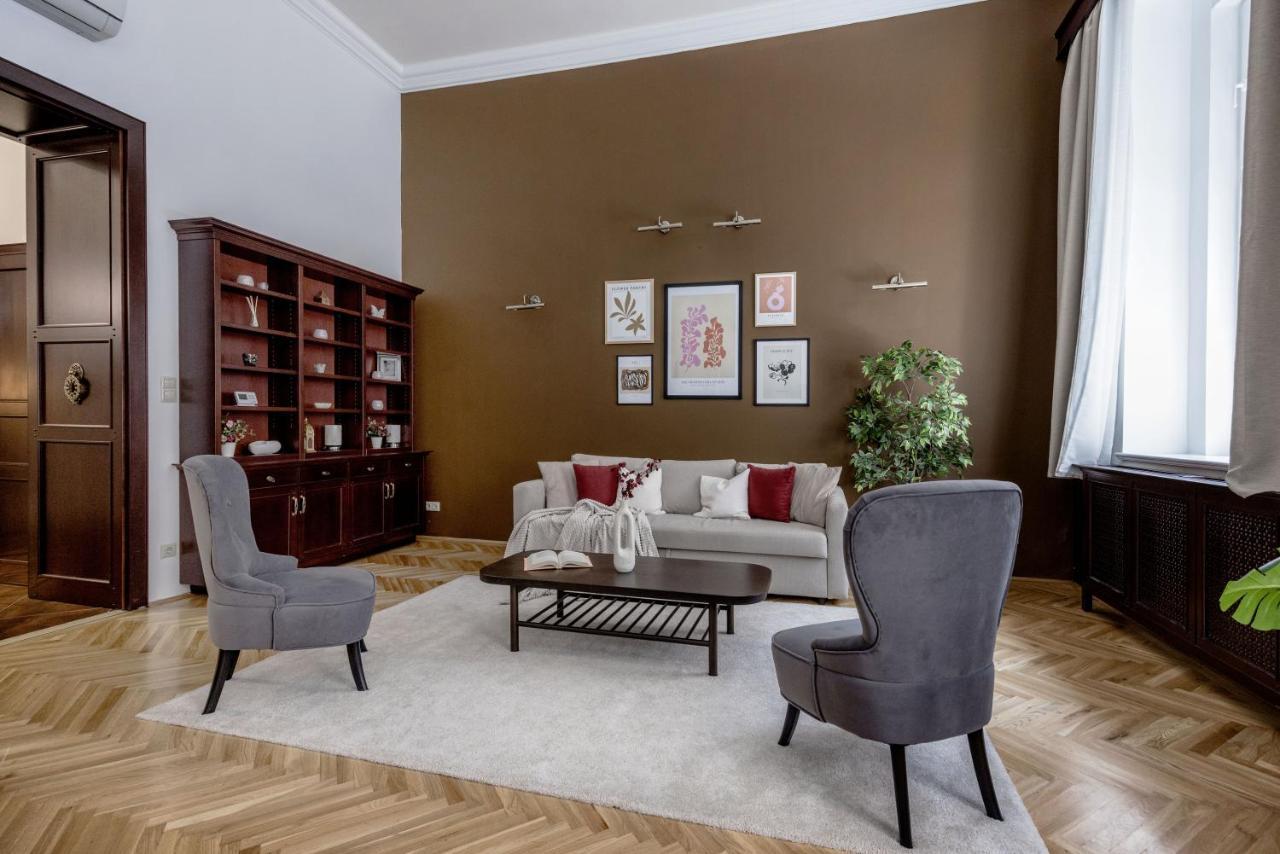 Luxe, Historic Near Downtown Landmarks 19th Century Apartmán *