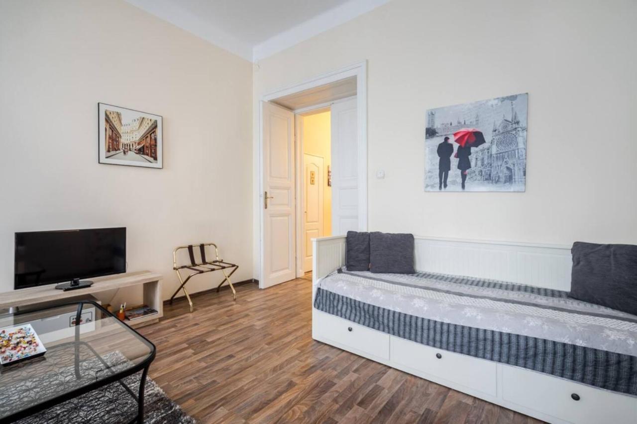 Pyvo Street With Balcony By Nw Budapest