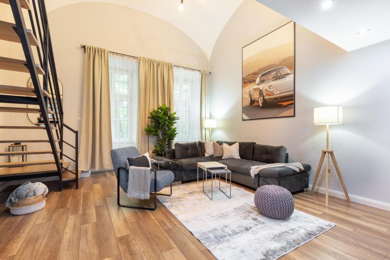 L10 Dolce Budapest