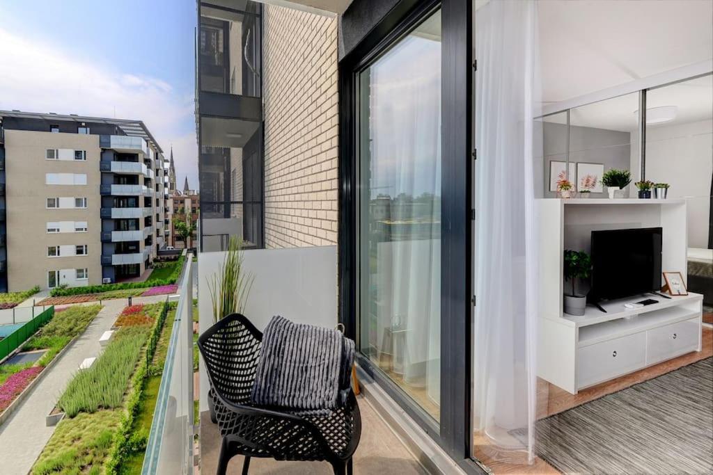 Tidewater Pearl Budapest