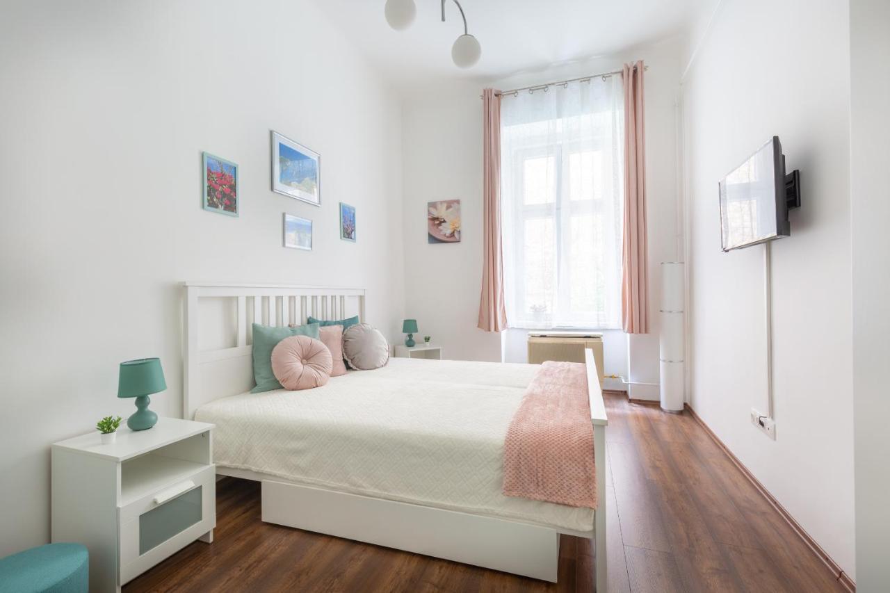 Sz63 Szondi * Budapest