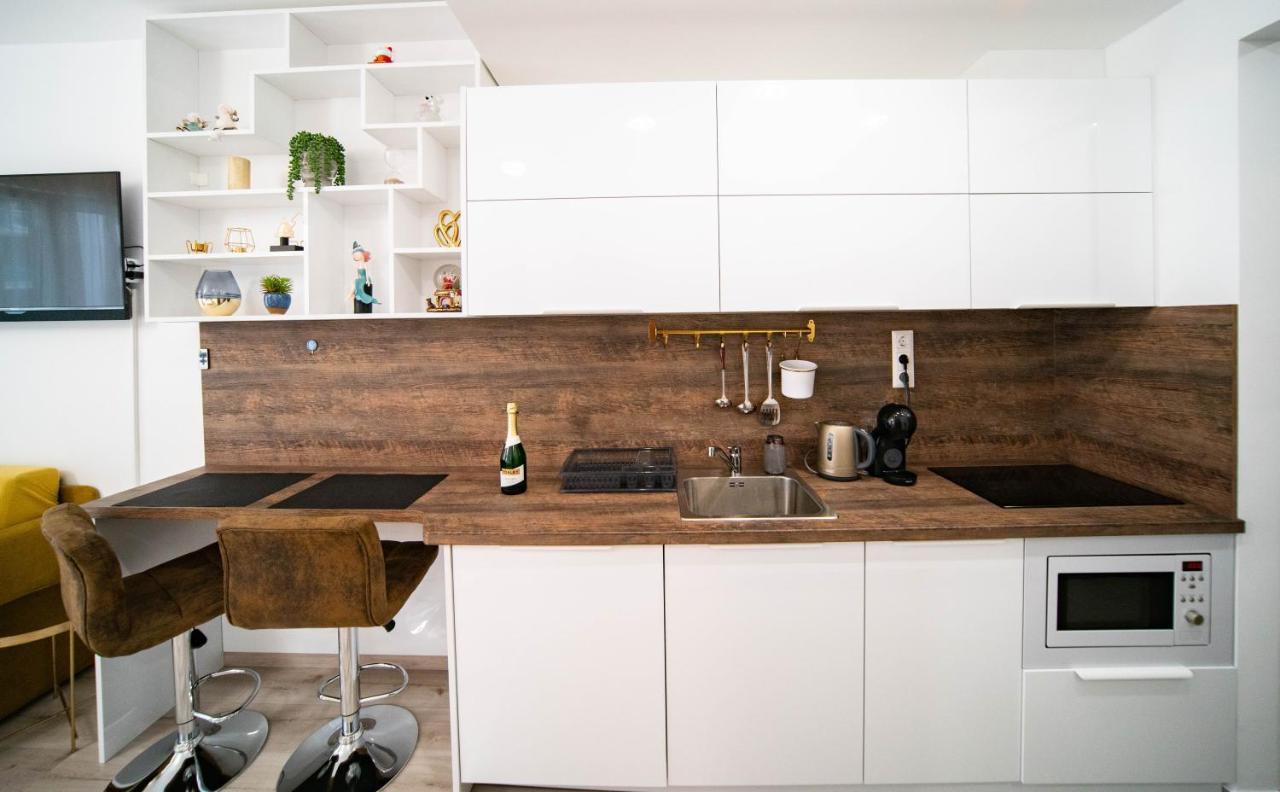 Corvin7 For 2 People, Ac, Fast Wifi *