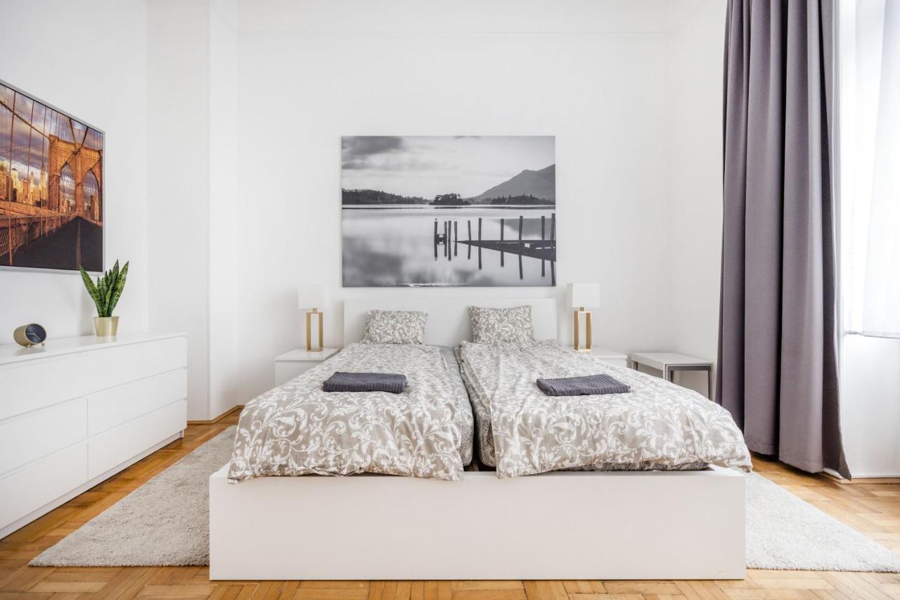 Elegant In Super Location *