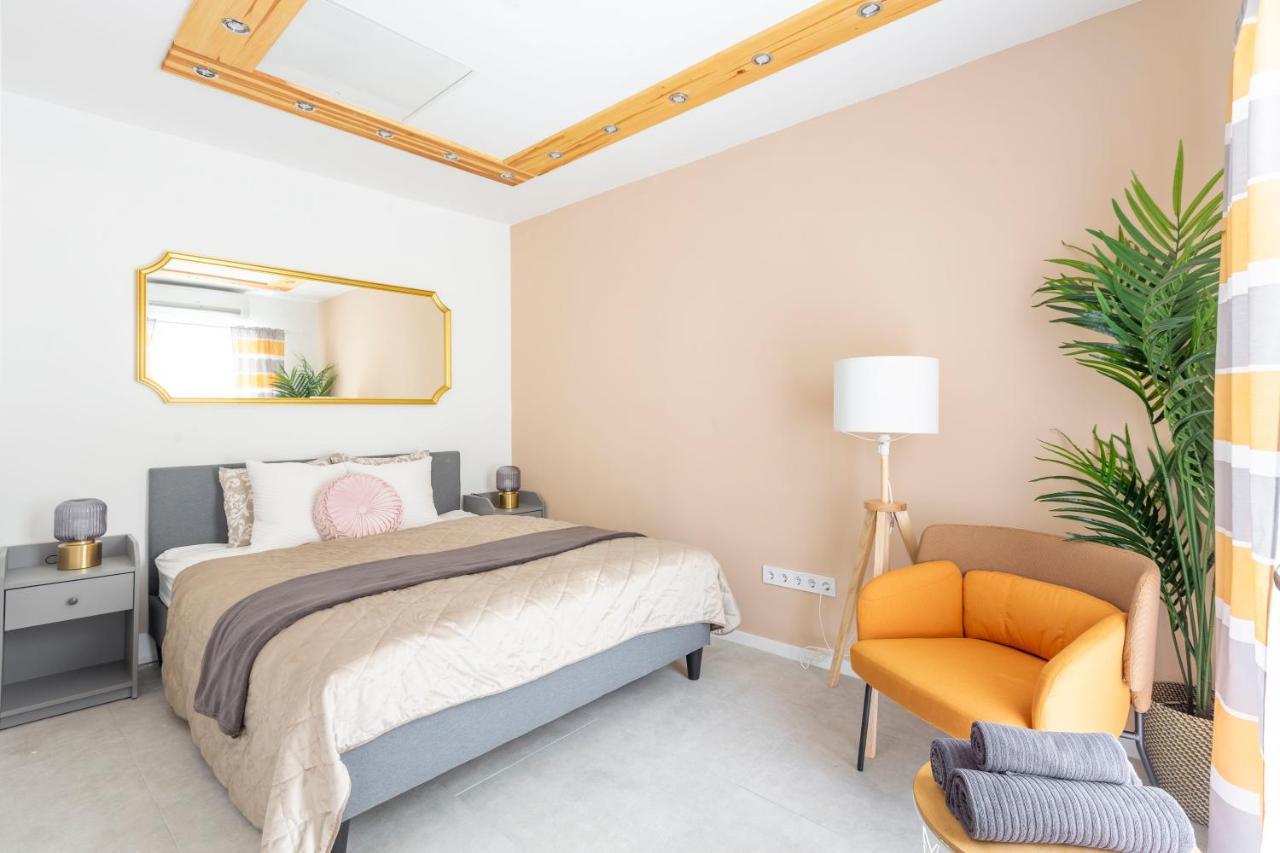 Apartamento Unique 3 Floor With 4bdrm, 3bthrm
