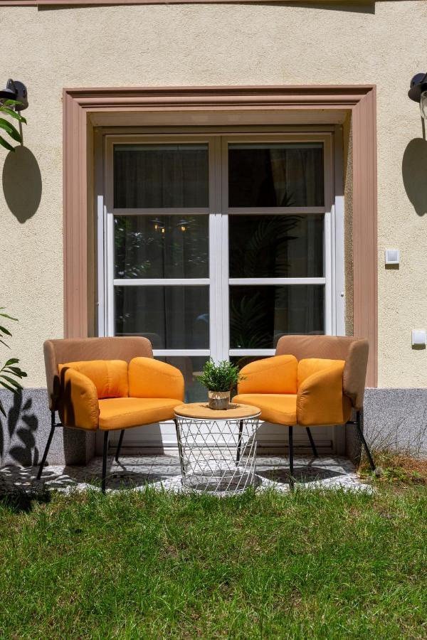 Apartment Unique 3 Floor With 4bdrm, 3bthrm Budapest