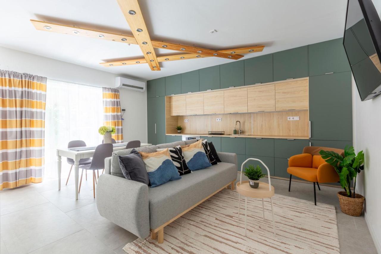 Unique 3 Floor With 4bdrm, 3bthrm * Budapest