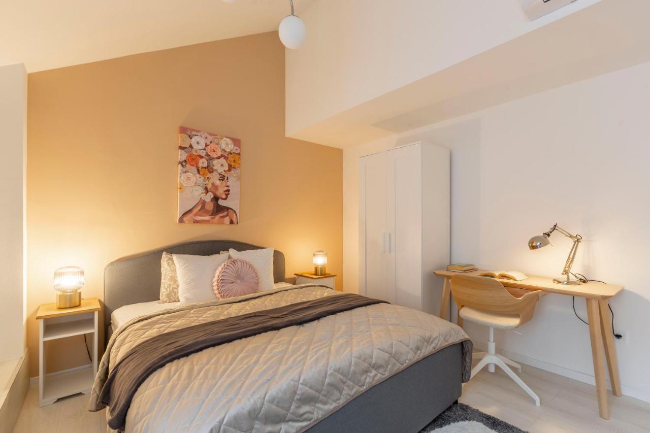 Apartamento Unique 3 Floor With 4bdrm, 3bthrm *