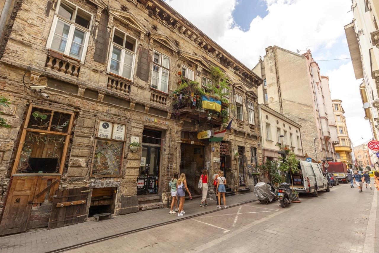 Kazinczy 10 With 3 Bedrooms * Budapest