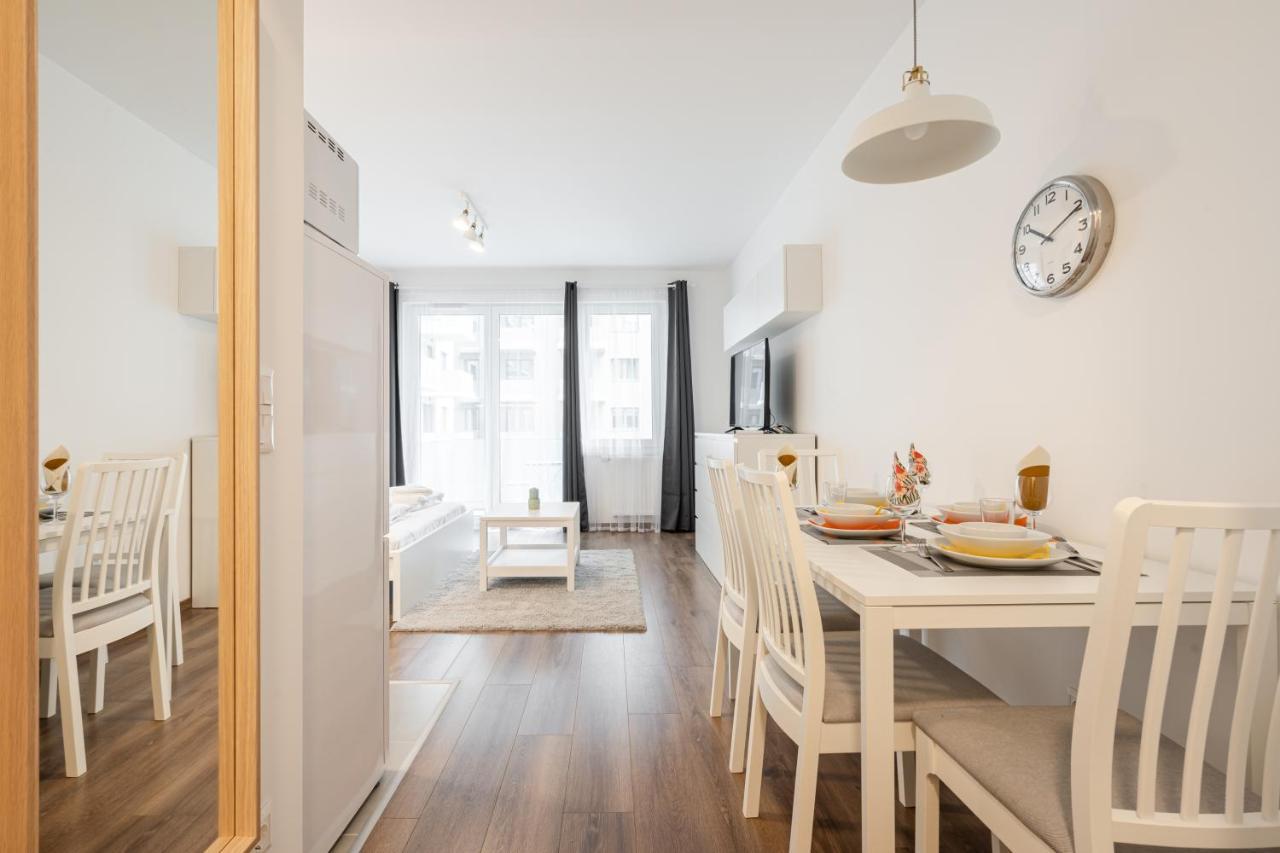 White Studio Apartamento *